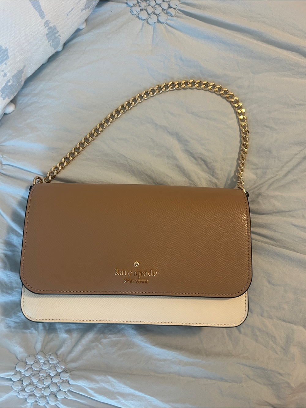 kate spade Two-Tone Tan and Cream Shoulder Bag with Gold Chain Strap